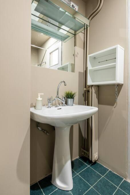 Tranquility Downtown Athens Apartamento Exterior foto